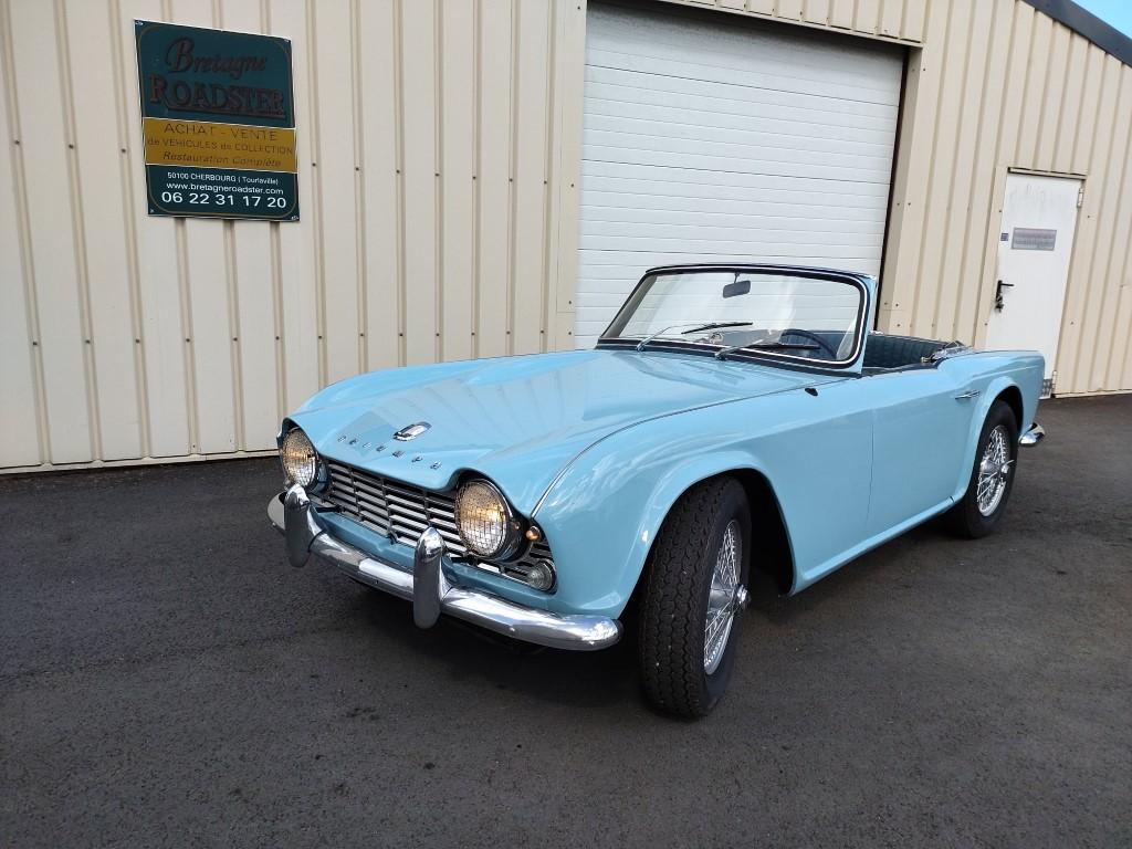 TR4 BABY BLUE BRETAGNE ROADSTER